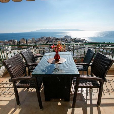 Blue Sky Appartment Kavala Esterno foto